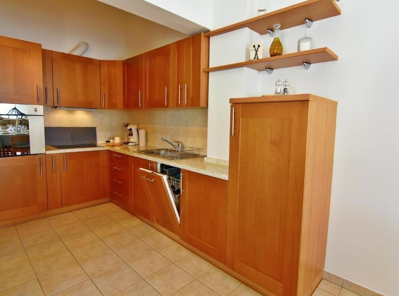 Klimatisierte Wohnung In Basanija Mit Grill Dış mekan fotoğraf